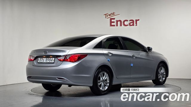 Hyundai Sonata 2011 — photo 2