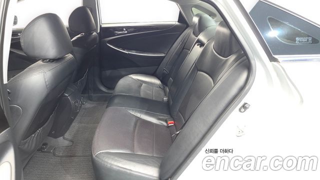 Hyundai Sonata 2011 — photo 11