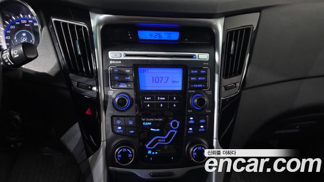 Hyundai Sonata 2011 — photo 13