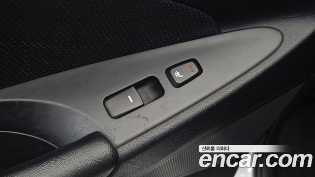 Hyundai Sonata 2011 — photo 19