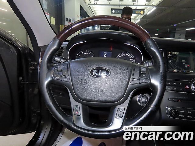 Kia K7 2016 — photo 12