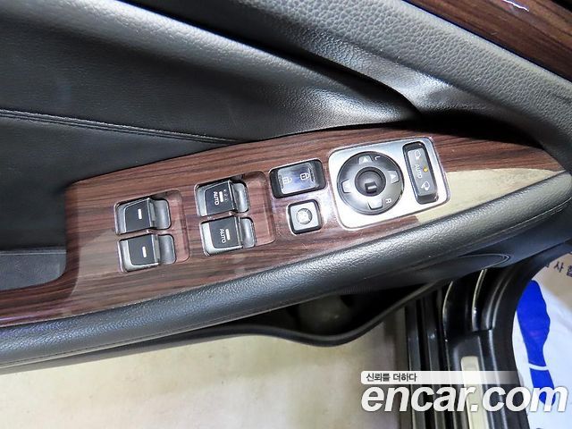 Kia K7 2016 — photo 13