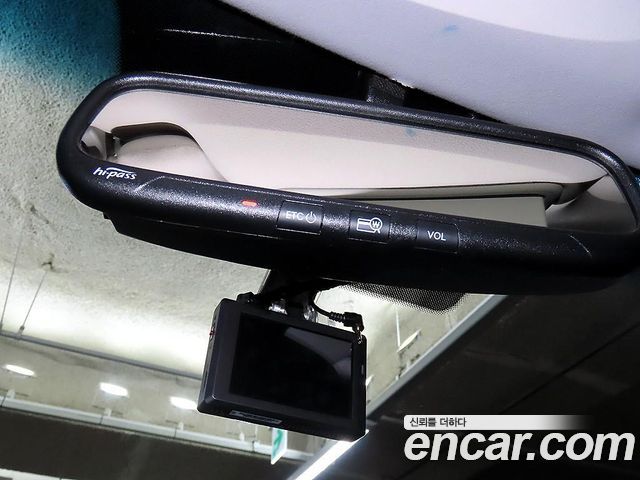 Kia K7 2016 — photo 17