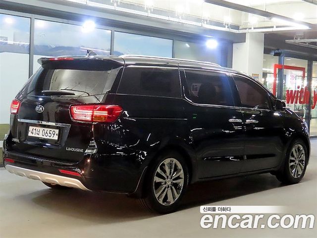 Kia Canival 2017 — photo 4