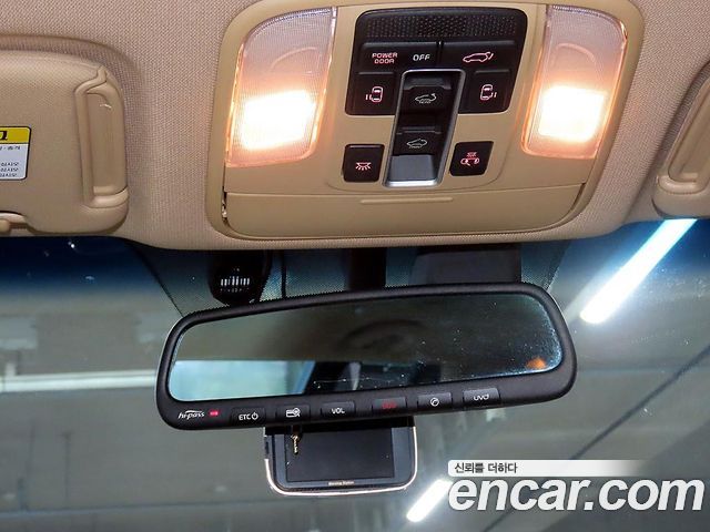 Kia Canival 2017 — photo 14