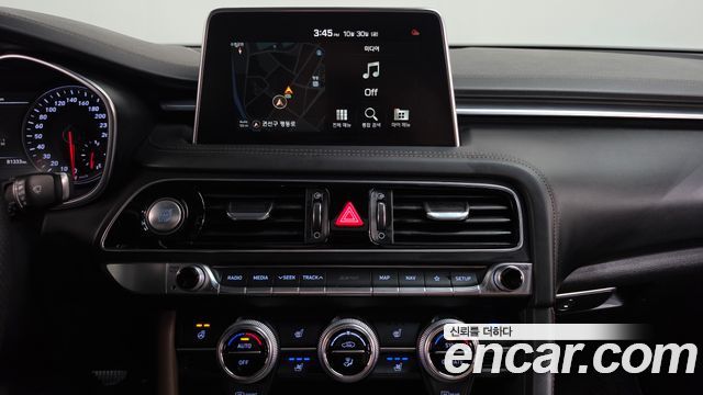 Genesis G70 2018 — photo 18