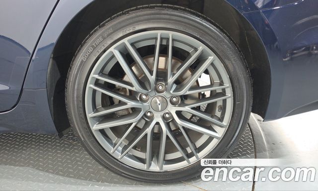 Genesis G70 2018 — photo 7