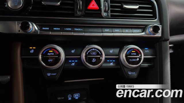 Genesis G70 2018 — photo 32