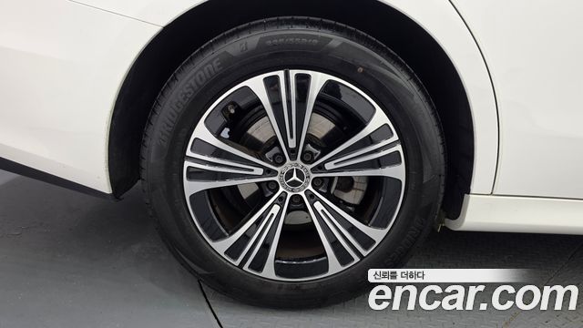 Mercedes-Benz E-Class 2026 — photo 5