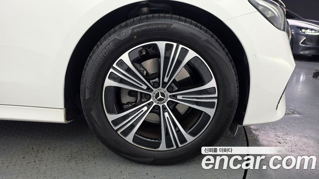 Mercedes-Benz E-Class 2026 — photo 7