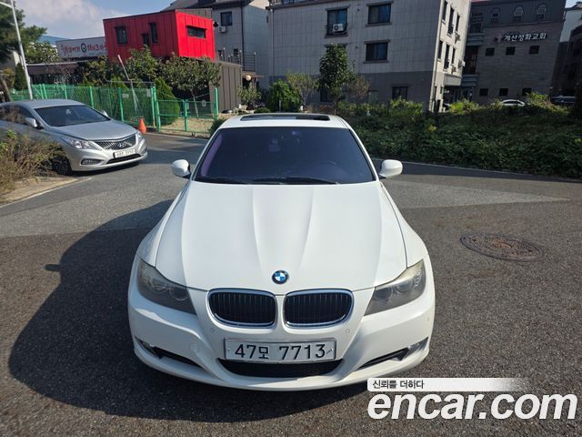 BMW 3-Series 2011 — photo 1