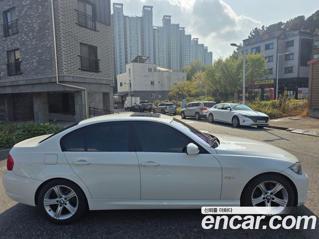 BMW 3-Series 2011 — photo 4