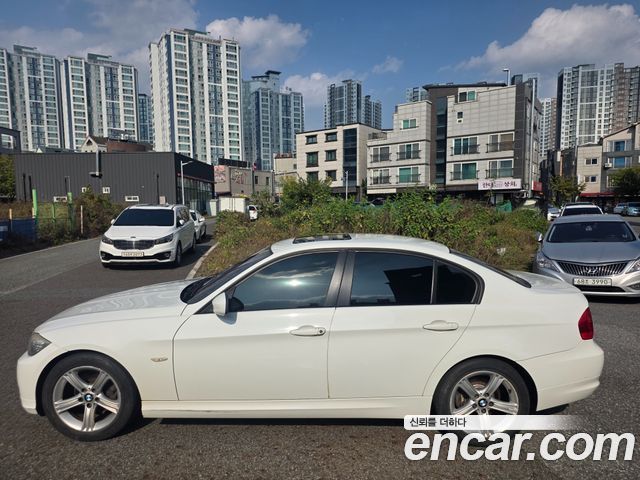 BMW 3-Series 2011 — photo 5