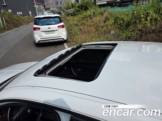 BMW 3-Series 2011 — photo 10