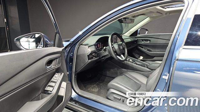 Honda Accord 2023 — photo 13