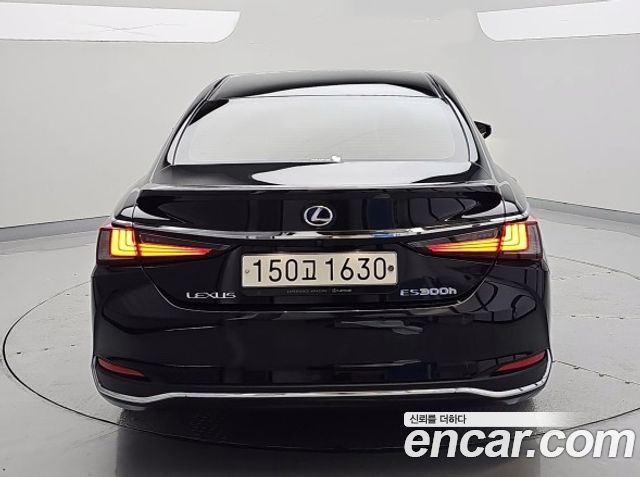 Lexus ES 2022 — photo 3