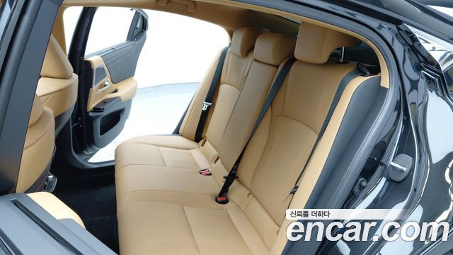 Lexus ES 2022 — photo 9