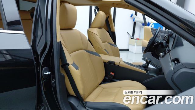 Lexus ES 2022 — photo 12