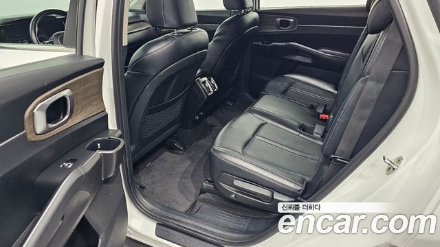 Kia Sorento 2023 — photo 11
