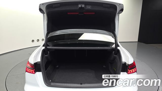 Audi A6 2020 — photo 20