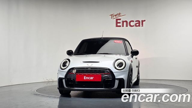 Mini Cooper Convertible 2024 — photo 3