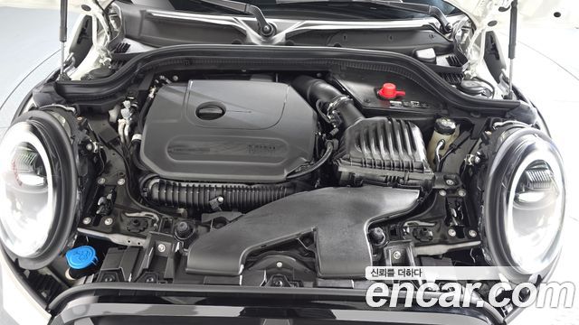 Mini Cooper Convertible 2024 — photo 6