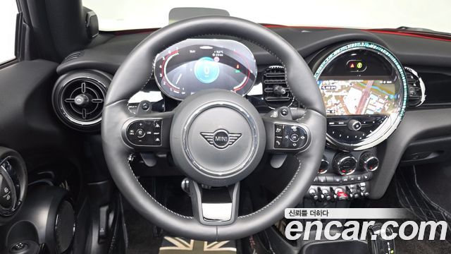 Mini Cooper Convertible 2024 — photo 19