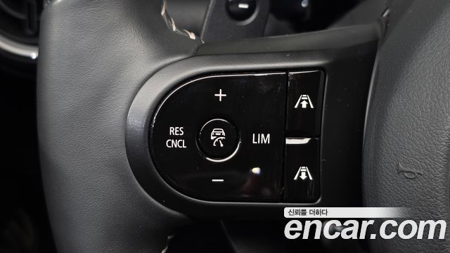 Mini Cooper Convertible 2024 — photo 22