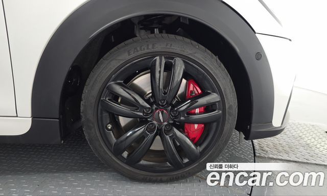 Mini Cooper Convertible 2024 — photo 7