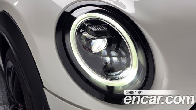 Mini Cooper Convertible 2024 — photo 8