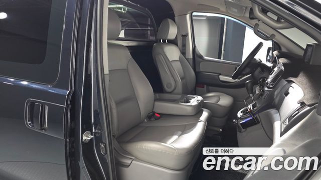Hyundai Starex 2020 — photo 16