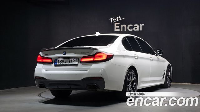 BMW 5-Series 2022 — photo 2