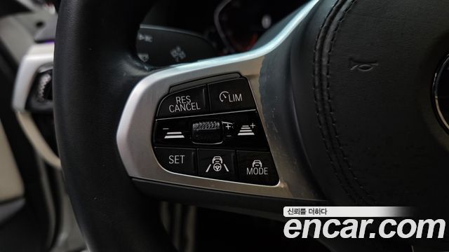 BMW 5-Series 2022 — photo 18