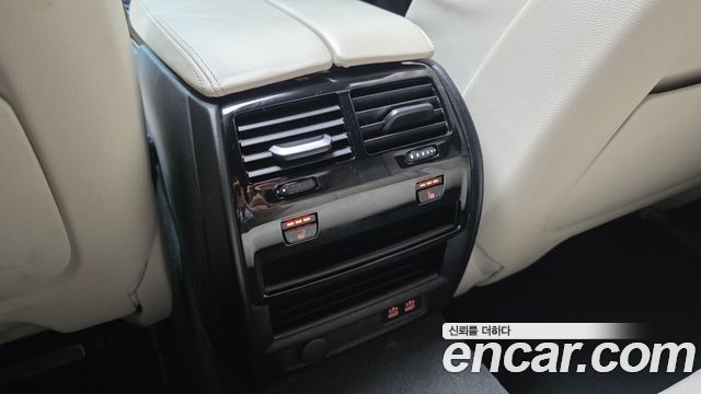 BMW 5-Series 2022 — photo 19