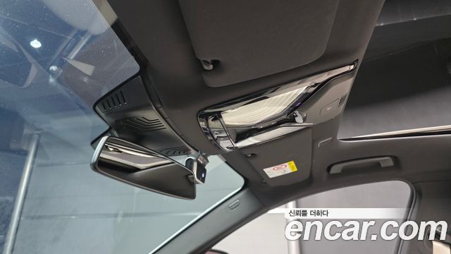 BMW 5-Series 2022 — photo 20