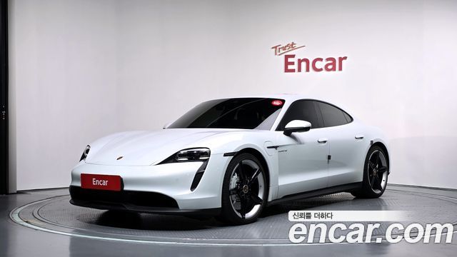 Porsche Taycan 2022 — photo 1