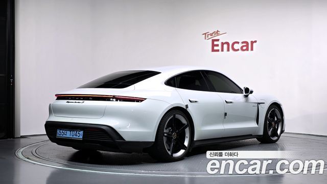Porsche Taycan 2022 — photo 2