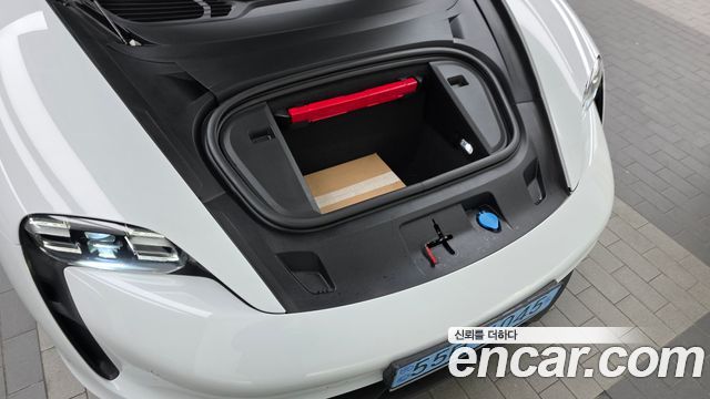 Porsche Taycan 2022 — photo 6