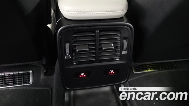 Porsche Taycan 2022 — photo 19