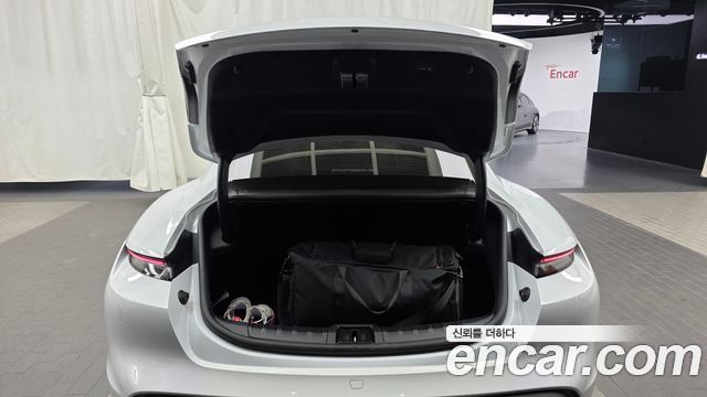Porsche Taycan 2022 — photo 20
