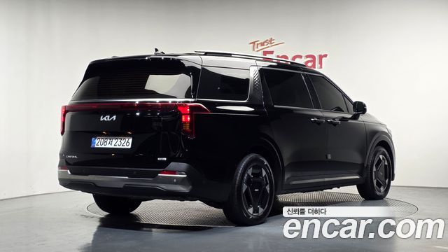 Kia Canival 2025 — photo 2