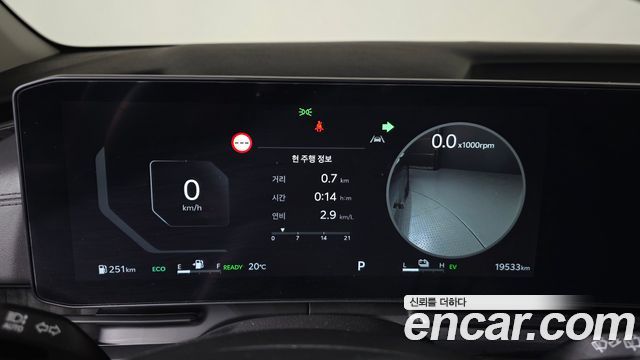 Kia Canival 2025 — photo 11