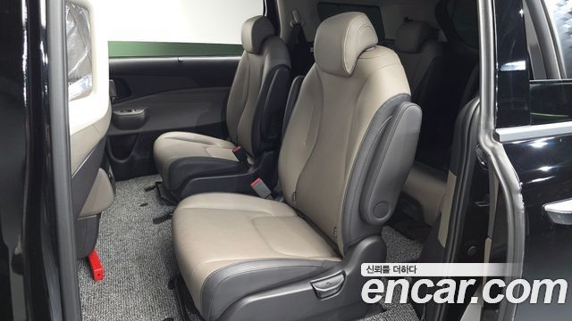 Kia Canival 2025 — photo 17
