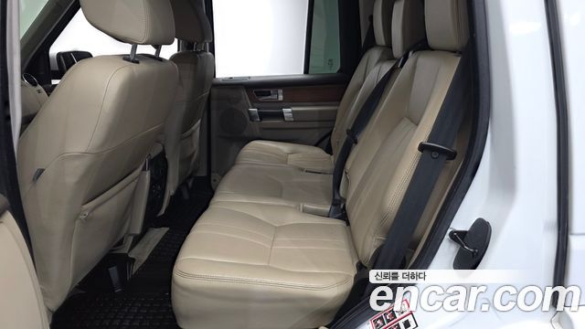 Land Rover Discovery 2013 — photo 17