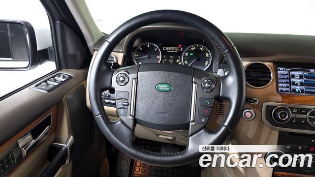 Land Rover Discovery 2013 — photo 20