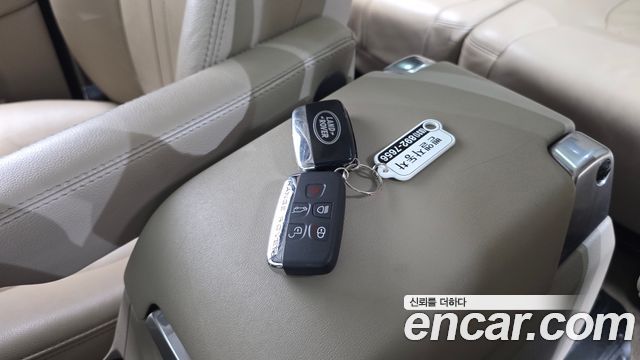 Land Rover Discovery 2013 — photo 22