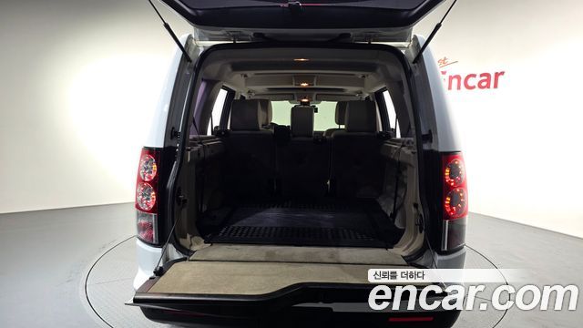 Land Rover Discovery 2013 — photo 25
