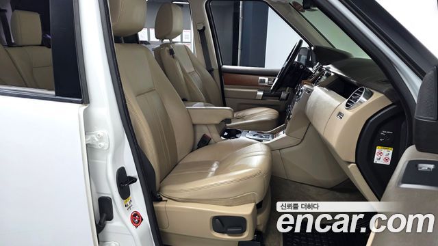 Land Rover Discovery 2013 — photo 16