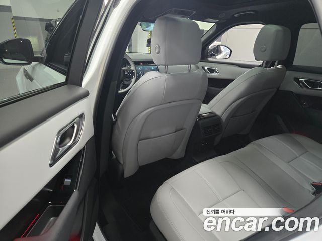 Land Rover Range Rover Velar 2026 — photo 4