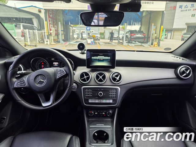Mercedes-Benz CLA-Class 2017 — photo 9